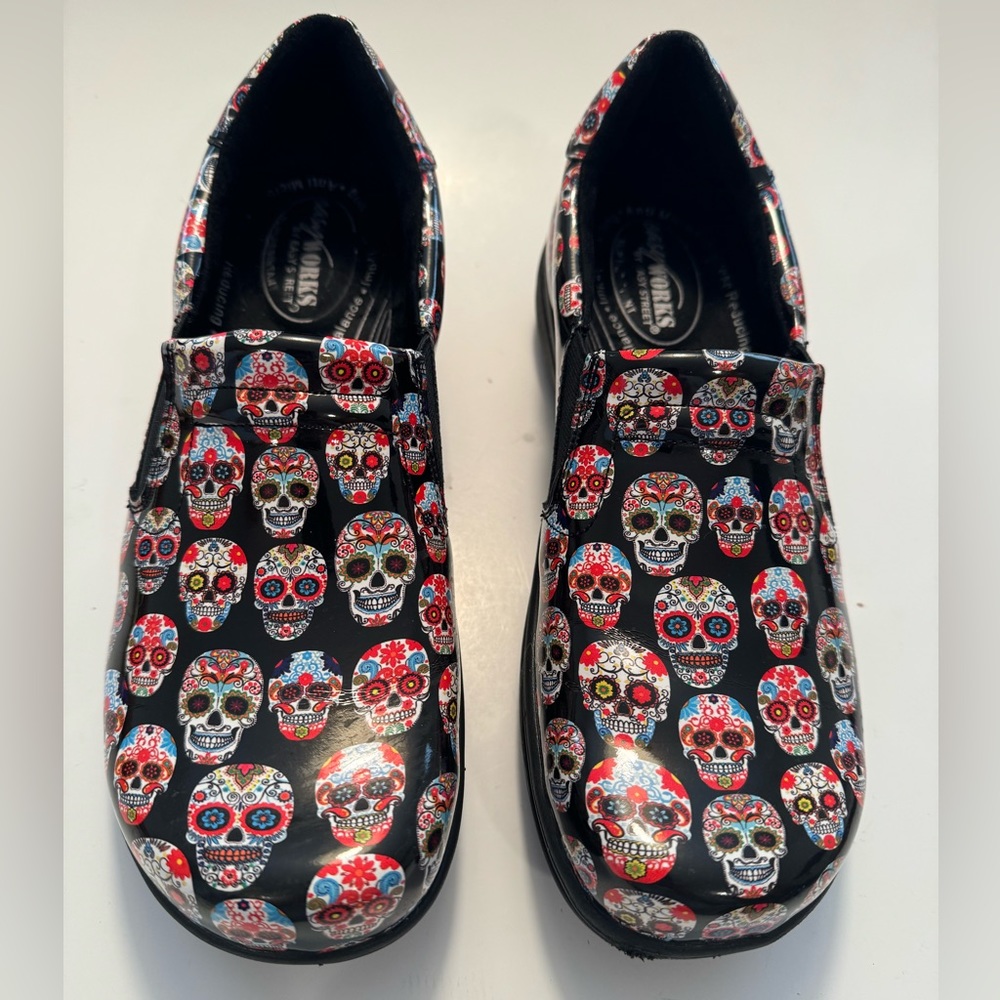 Easy Works by Easy Street Skull Pattern Nurse Shoes.